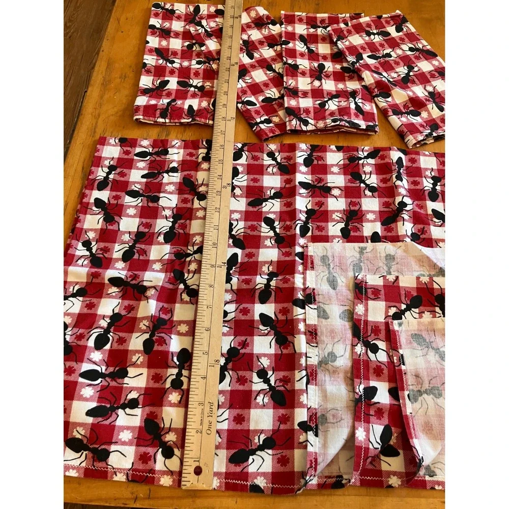 Picnic Blanket Tablecloth & Set of 4 Cloth Napkins Red Gingham Ant Print Picnic